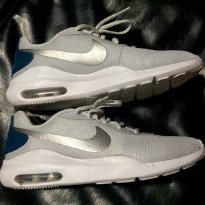 Nike Air Women’s Shoe Size 6